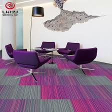 Um ihnen als kunde die wahl des richtigen produkts wenigstens ein webteppich klein wenig leichter zu machen. China China Hersteller Gunstige Preis Polypropylen Pvc Plain Fabrik Teppich Leben Zimmer Teppich Fliesen Hotel Teppich Commercial Teppich Fliesen Buro Teppich Kachel Kaufen Teppichfliesen Auf De Made In China Com