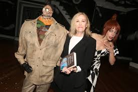 It is based on the 1988 film of the same name. Catherine O Hara Attends Broadway S Beetlejuice