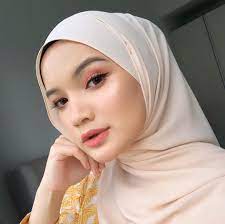 Alya Iman V Instagram Look Gorgeous Walaupon Raya Di Rumah Sahaja Using All Wardahbeauty My Products Here Join Wardah Online Cha Jilbab Cantik Kecantikan
