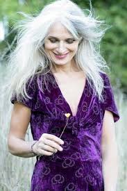 pin von kathy jean auf gray gracefully graue haare alter werden haare