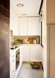 Las cocinas pequeñas, lejos de ser una complicación, podrían ser una verdadera fuente de inspiración a la hora de decorar. Cocinas Pequenas 65 Fotos Y Muchas Ideas Decorativas Para Sacarle Partido