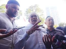 Muhammad ridho irama atau lebih dikenal sebagai ridho irama adalah anak dari raja dangdut indonesia, rhoma irama dengan istri , marwah ali tampaknya ridho akan mengikuti jejak ayahnya untuk berkiprah menjadi penyanyi dangdut. Rhoma Irama Antarkan Anak Masuk Penjara Lagi Tolong Titip Ridho Metro Tempo Co