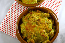 Es ist extrem einfach zuzubereiten und schmeckt sau lecker! Blumenkohl In Brokkoli Kasesauce Magentratzerl De