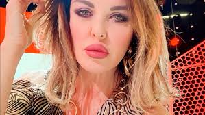 He was previously married to alba parietti. 6vjpu8hylnpzym