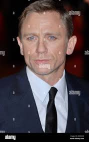 Daniel craig actor hi-res stock photography and images