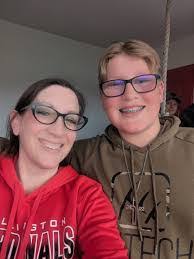 Tanya Comstock's Instagram, Twitter & Facebook