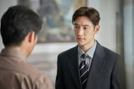 Lee Je Hoon in the upcoming film "Big Deal." The movie highlights the impact of IMF to the soju industry. Domestic release: May 30 #BigDeal #LeeJeHoon