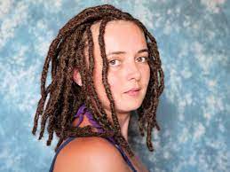 Tanja Bekommt 47 Wunderschone Braune Schulterlange Dreadlocks 47 Sho Dreadlocks Dreads Haare