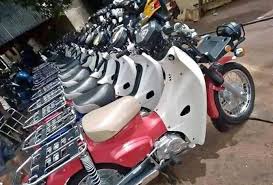 Major part of my yesterday was spent at Nkwo Nnewi Automobile Market. I'd gone to replace some of our delivery bikes parts as well as replace the Exhaust of the one I