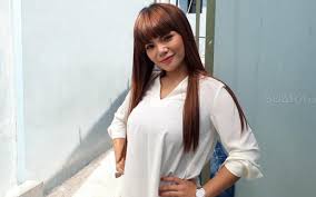 Langit entertainment, tepatnya di program rumsange (rumpi sambil ngegosip), nah di video kali ini, dinar candy dan. Dinar Candy Cari Pacar Sewaan Dengan Bayaran Rp100 Juta Per Bulan Ini Alasannya Harianjogja Com