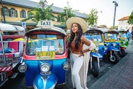 At 304 meters tall, baiyoke tower ii is one of bangkok's (and thailand's) tallest buildings. Where To Eat Sleep Play In Bangkok Thailand Style Society Magazine