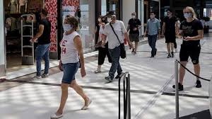 Στα «δύο» σπάει ο χάρτης των υγειονομικών μέτρων στην ελλάδα από αύριο, σάββατο, γεγονός που αλλάζει και τον τρόπο προσέλευσης των πιστών σε εκκλησίες και άλλους χώρους λατρείας. Koronoios Ola Ta Nea Perioristika Metra Stis Dyo Zwnes Pws Xwrizetai H Xwra Sofokleousin