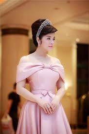 Lý nhã kỳ làm 'công chúa tóc mây' trên thảm đỏ cannes. Sáº¯c Phong Cong Chua Chau A Hay Hao Danh Kiá»ƒu Ly Nha Ká»³