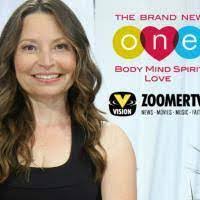 Deborah Devine's Instagram, Twitter & Facebook