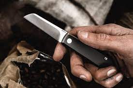 You can get creative here, but keep in mind that it needs to be strong, so don't make it too skinny. Wesn Redesigned The Classic Pocket Knife To Make It Even Better For The Outdoors Yanko Design