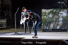 Music video credits for casper bülow. Casper Papa Mikes Webseite