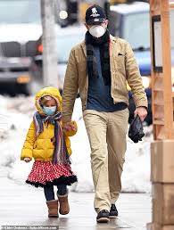 Bradley cooper is one of the most known actors since he has starred in many movies that bring him to success. Bradley Cooper Wears A Wounded Warrior Project Cap As He Takes His Daughter Lea Out Aktuelle Boulevard Nachrichten Und Fotogalerien Zu Stars Sternchen