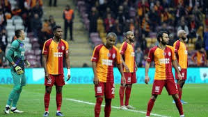 Çift renkli karelerini sosyal medyadan da yayınladı. Marcao Nun Esi Elestirilere Sosyal Medyadan Yanit Verdi Fotomac