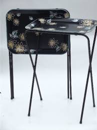 Set Of Two Mid Century Vintage Tv Tables With Retro Flowers On Black They Re 24 1 2 Tall And 17 1 2 X 12 Vintage Tv Trays Vintage Interior Design Table Tv