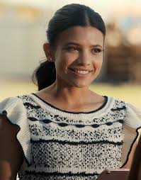 Jackie Howard Outfits & Fashion