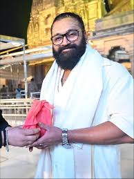 Rishabh Shetty visits Kashi Vishwanath temple following the success of  Kantara Chapter 1 kantara chapter 1 success, rishabh shetty varanasi,  kantara movie news, kantara spiritual meaning, kantara 2 updates, rishabh  shetty latest news