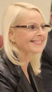 Moorhead says Lutzow 'fabulous' as city manager