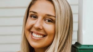 Emma Foote's Instagram, Twitter & Facebook