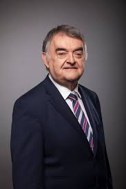He previously served as a member of the european parliament (mep). Nrw Innenminister Herbert Reul Dankt Jagerinnen Und Jagern Fur Ihren Einsatz