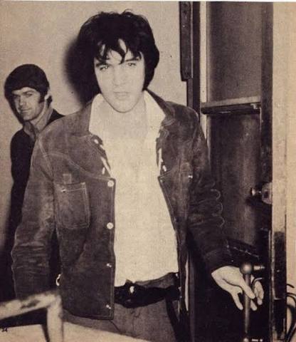 Elvis Presley & Jerry Schilling (📸 1970)