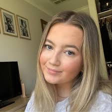 Would love to see how everyone displays their children's photos in the  room😊 Ideas for creating a family tree, birthday charts or just a creative  way of displaying photos of the children