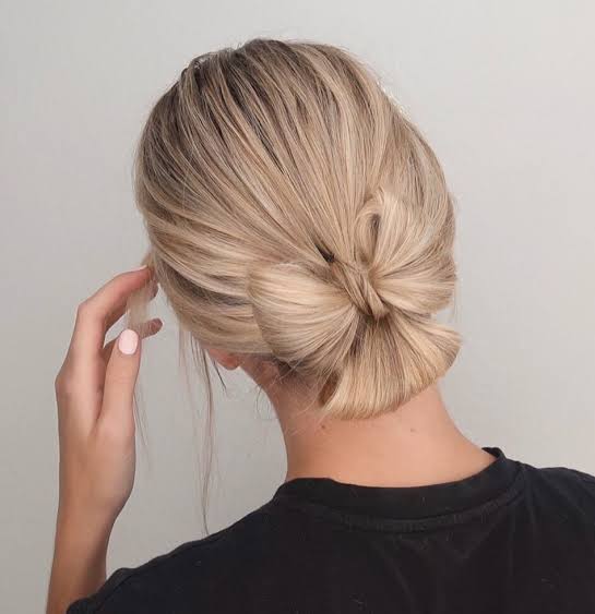 30 Cute, Quick and Easy Hairstyles for Long Hair - Hair Adviser