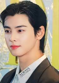 💐💕 SOMETIMES, you just have to take A step back and realise what's  important in your life, what you can live with, and more importantly, what  you can't live without. ❤️💫