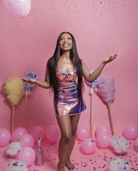 16th Birthday Photoshoot Ideas With Friends Birthday Photography 19th Gift Happy Sweet Birthday Fashion 16th Birthday Outfit 21st Birthday Photoshoot