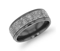 Gold rings turning your fingers black | ask coast's preferred jewelers oftentimes, gold jewelry can cause a blackening of the skin underneath the ring, but there are several reasons beyond the purity of the gold that could be the cause. What Is Black Gold All You Need To Know Jewelry Guide