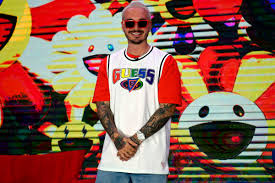 J balvin (@jbalvin) en tiktok | 82.7m me gusta. J Balvin Unveils New Music Video For Verde With Sky