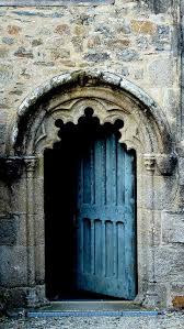Castles Crowns And Cottages Coole Turen Fenster Und Turen Blaue Turen