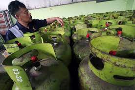 Pengiraan ini merujuk kepada harga lpg januari hingga mac. Harga Gas Elpiji 3 Kilogram Di Kendal Capai Rp25 Ribu
