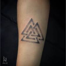At that time real men were supposed to fight it out. Viking Tattoos History Of The Northmen Tattoodo