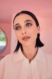 Emma Chamberlain's Getting Ready Routine & Beauty Secrets