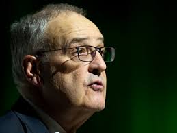 UBS anuncia una reestructuración que afectará a cientos de empleados