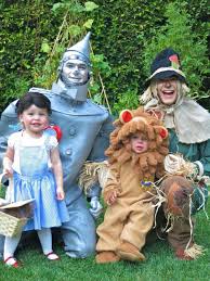 Late night, seth meyers, neil patrick harris, family, serious, halloween. Neil Patrick Harris And His Family Just Won Halloween After Unveiling Their 2020 Costumes Bored Panda