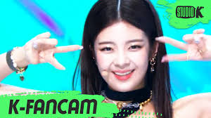 Not shy not me itzy nan da wonhae dada yeah not shy not me. K Fancam ìžˆì§€ ë¦¬ì•„ ì§ìº  Not Shy Itzy Lia Fancam L Musicbank 200828 Youtube