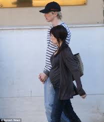 Football player fernando torres, olalla dominguez and their newborn child are seen on december 15, 2015 in madrid, spain. Liverpool Striker Fernando Torres Takes Pregnant Fiancee On Romantic Valentine S Break Daily Mail Online