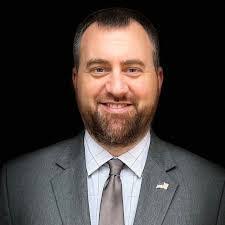 Jay Moll's Instagram, Twitter & Facebook