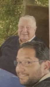 La foto del presidente del CDE tomando "oncecita" con Pinochet que genera  ruido en el organismo