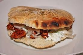 Griechisches Gyros Pita Brot Von Tirolerdandl Chefkoch Rezept Gyros Pita Griechisches Gyros Rezepte