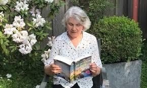 Je kan de lavendeltuin van lucinda riley voor €15 hier op bol.com vinden. Gdrcyjf9oyjqzm