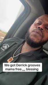 Derrick Grooves D