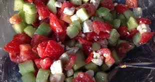 Salade De Tomates Concombres A La Feta Recette En 2020 Recette Salade De Tomate Salade Tomate Salade Concombre Tomate