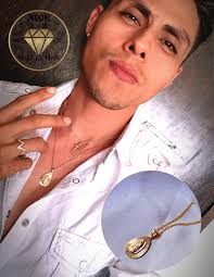 El mejor look lo puedes hacer lucir con ese toque perfecto,una hermosa  joyería #Nice Anillo...................321199....$399 Collar de  virgen...22282......$449 Arete.....................421093L..$259 Olga  Quijada NiceandBella Vere CG Elvia Rivera ...